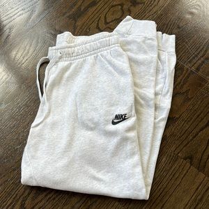 Women’s Nike sweatpants